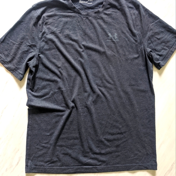 Under Armour Men's L gym shirt - Picture 2 of 3